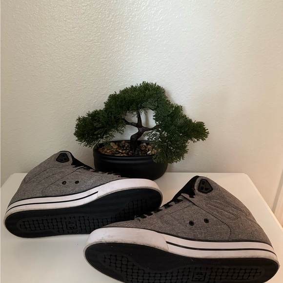 DC Men's Black and Gray High-Top Sneakers - Picture 2 of 7